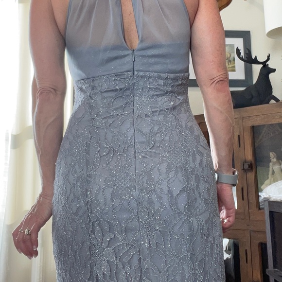 Nightway full length, silver lace and tulle evening or event dress Size 6 - Picture 2 of 7